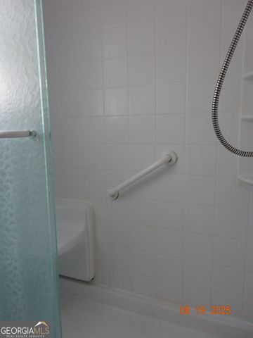 6 N Spring Street, Claxton, GA 30417