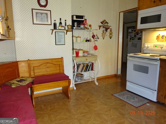 6 N Spring Street, Claxton, GA 30417