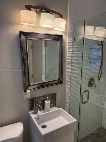 6767 Indian Creek Drive 11, Miami Beach, FL 33141