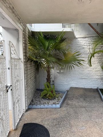 6767 Indian Creek Drive 11, Miami Beach, FL 33141