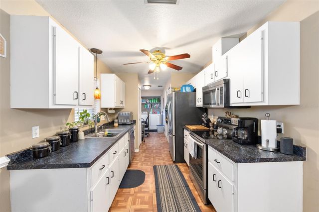 11848 SE 71ST AVENUE ROAD, Belleview, FL 34420