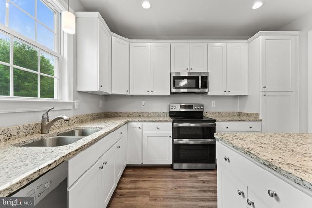 982 RYE DR, La Plata, MD 20646