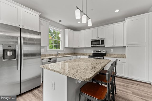 982 RYE DR, La Plata, MD 20646