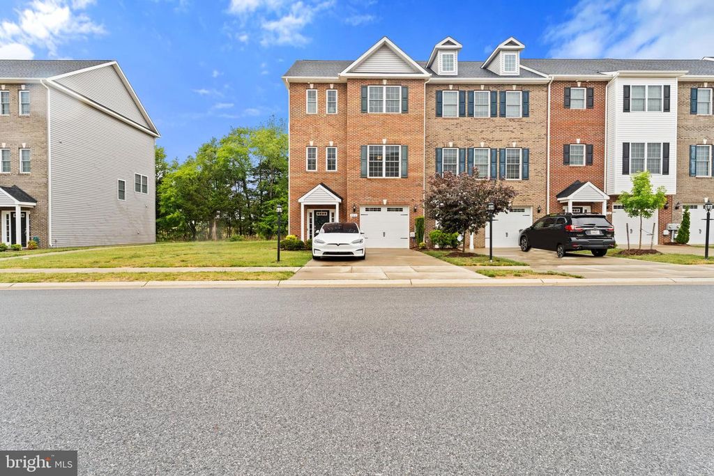 982 RYE DR, La Plata, MD 20646