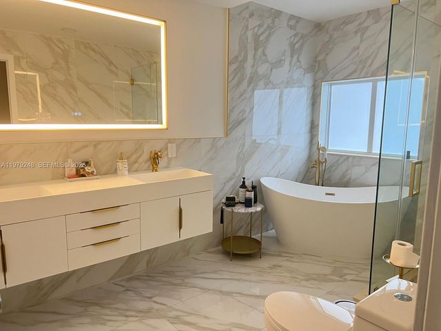 568 N University Dr 568, Plantation, FL 33324