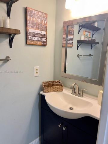 568 N University Dr 568, Plantation, FL 33324