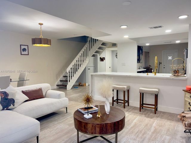 568 N University Dr 568, Plantation, FL 33324