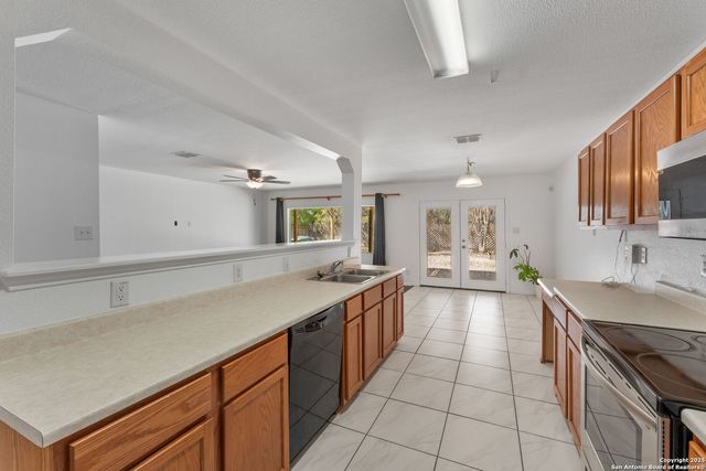 3915 Regal Rose, San Antonio, TX 78259