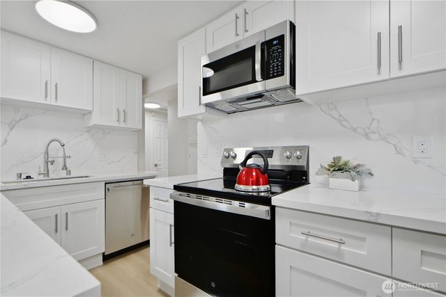 5720 37th Avenue S, Seattle, WA 98118