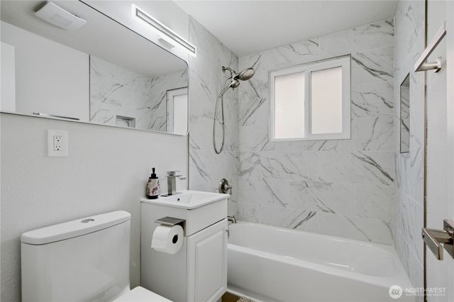 5720 37th Avenue S, Seattle, WA 98118