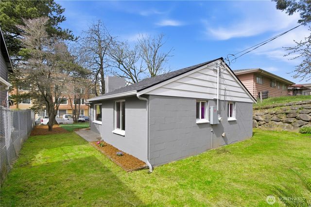 5720 37th Avenue S, Seattle, WA 98118