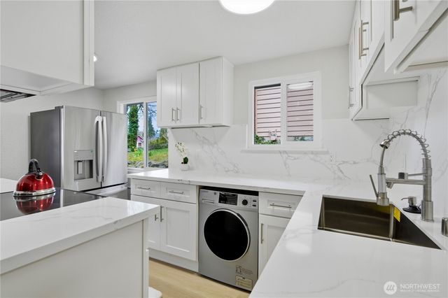 5720 37th Avenue S, Seattle, WA 98118