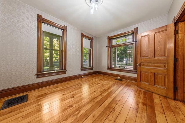 322 Wheeler Avenue, North Mankato, MN 56003