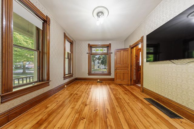 322 Wheeler Avenue, North Mankato, MN 56003