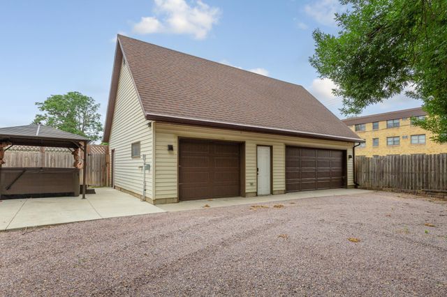 322 Wheeler Avenue, North Mankato, MN 56003