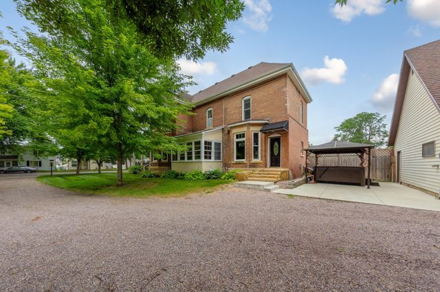 322 Wheeler Avenue, North Mankato, MN 56003