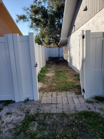 7607 WINGING WAY DRIVE, Tampa, FL 33615