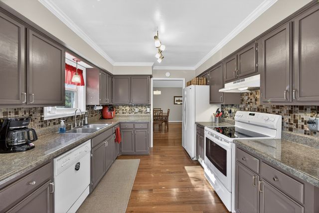 2704 New London Dr, Cookeville, TN 38506