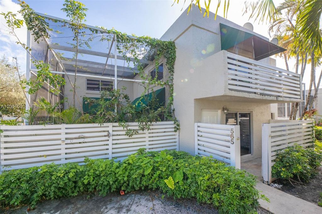 565 NW 97th Ave 565, Plantation, FL 33324