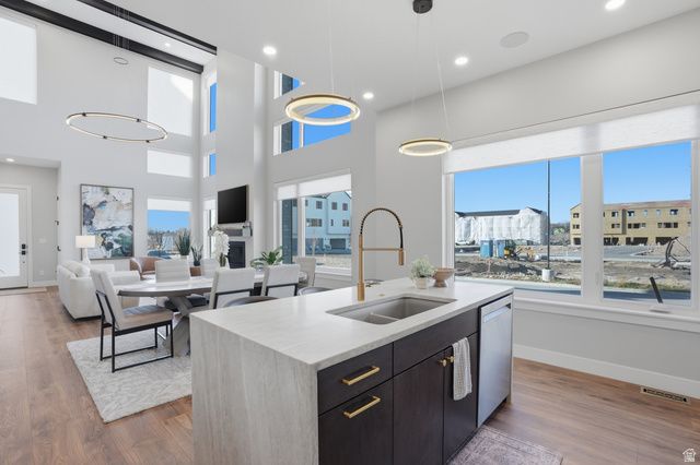 2011 E BEVERLY DR, Holladay, UT 84117