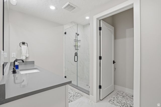2011 E BEVERLY DR, Holladay, UT 84117
