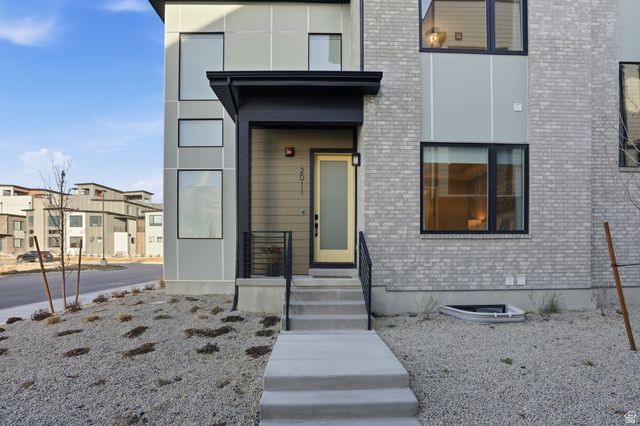 2011 E BEVERLY DR, Holladay, UT 84117