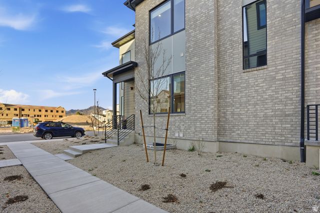 2011 E BEVERLY DR, Holladay, UT 84117