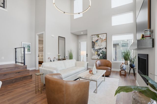 2011 E BEVERLY DR, Holladay, UT 84117