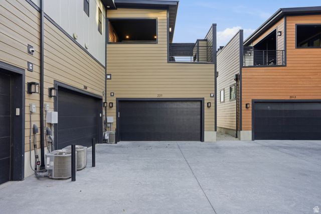 2011 E BEVERLY DR, Holladay, UT 84117