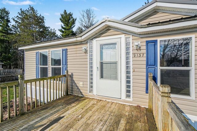 9137 Pine Lake Court, West Olive, MI 49460