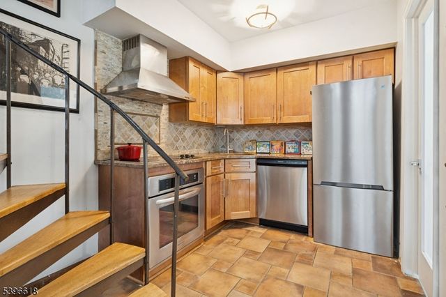 54 Mcwhorter St 108, Newark City, NJ 07105