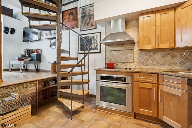 54 Mcwhorter St 108, Newark City, NJ 07105