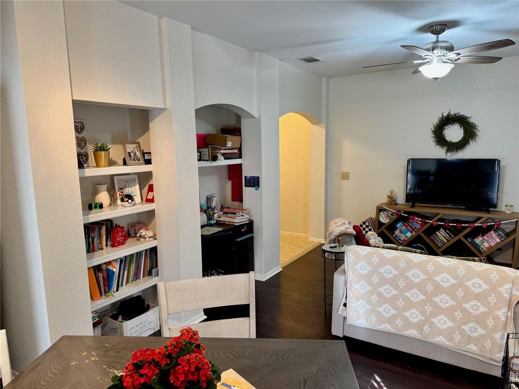 Image 4 of property listing at 102 VISTA VERDI CIRCLE 124, Lake Mary, FL 32746