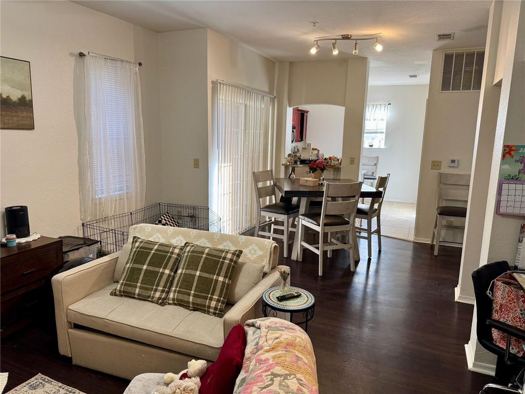 Image 6 of property listing at 102 VISTA VERDI CIRCLE 124, Lake Mary, FL 32746