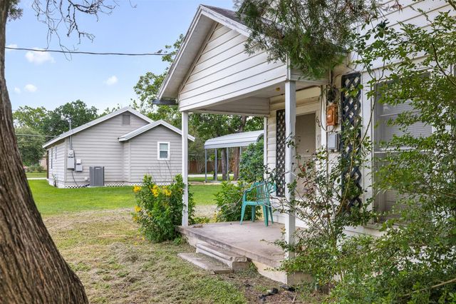 603 N Mechanic Street, Weimar, TX 78962