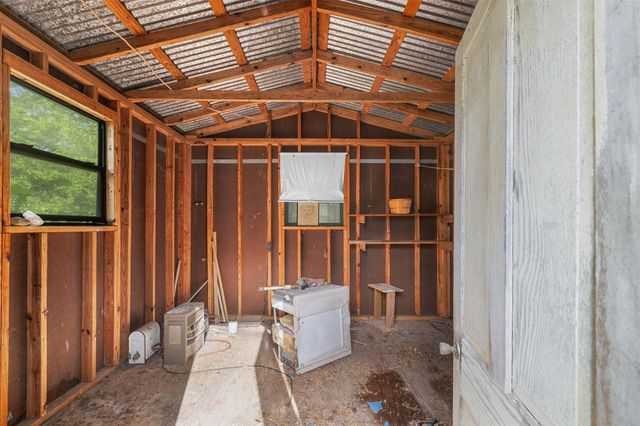 603 N Mechanic Street, Weimar, TX 78962