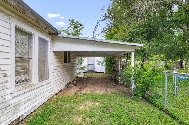 603 N Mechanic Street, Weimar, TX 78962