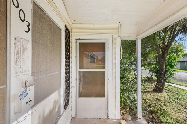 603 N Mechanic Street, Weimar, TX 78962