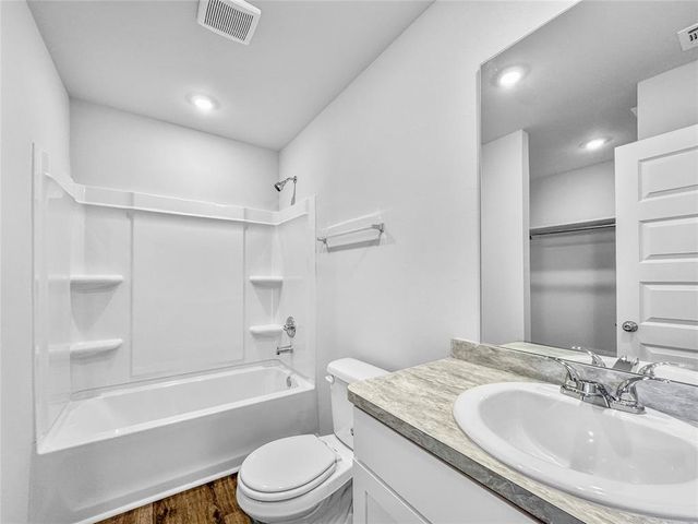 9613 Stallion Drive, Yukon, OK 73099