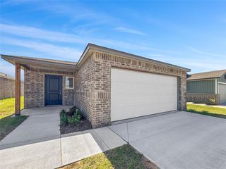 9613 Stallion Drive, Yukon, OK 73099