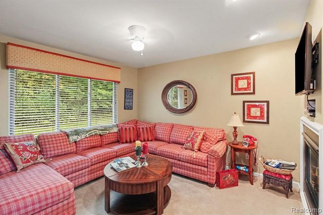 5207 Sandalwood Circle, Grand Blanc, MI 48439