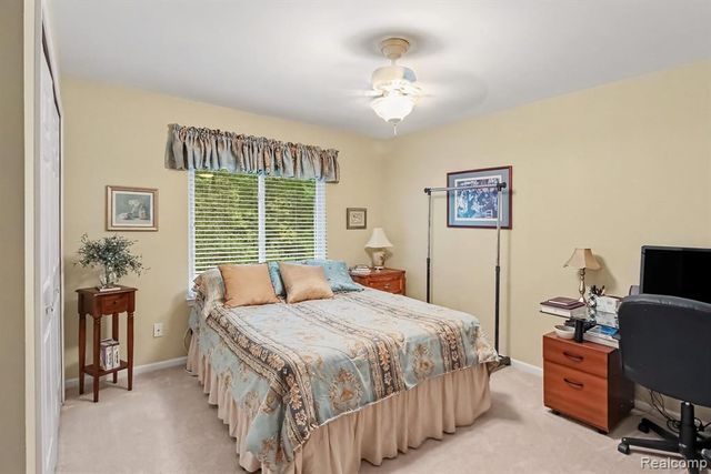 5207 Sandalwood Circle, Grand Blanc, MI 48439