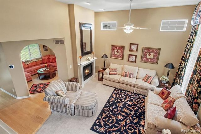 5207 Sandalwood Circle, Grand Blanc, MI 48439