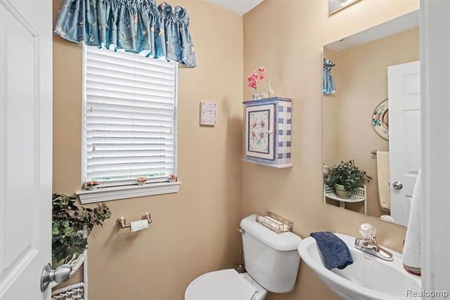 5207 Sandalwood Circle, Grand Blanc, MI 48439