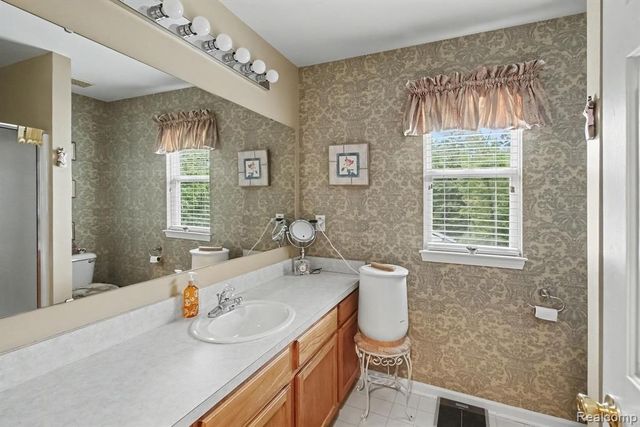 5207 Sandalwood Circle, Grand Blanc, MI 48439