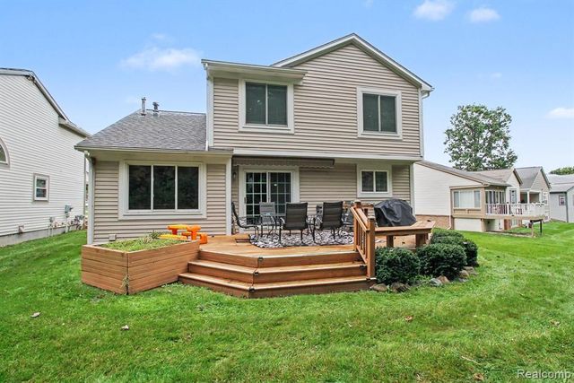 5207 Sandalwood Circle, Grand Blanc, MI 48439