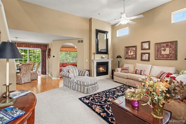 5207 Sandalwood Circle, Grand Blanc, MI 48439