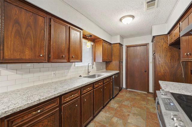 592 Florida Park, Conroe, TX 77302