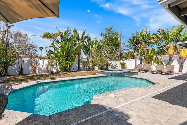 14024 N BAYSHORE DRIVE, Madeira Beach, FL 33708