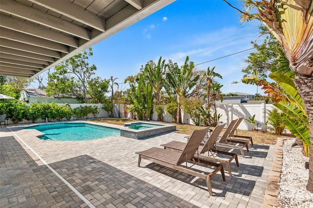 14024 N BAYSHORE DRIVE, Madeira Beach, FL 33708